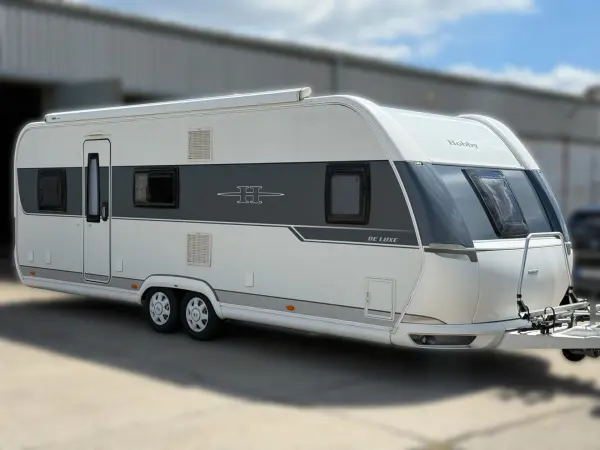 Hobby 650 KMFE DeLuxe Edition Markíza, Predstan, Nosič, Klíma, TV, Mikrovlnka - Hobby 2017