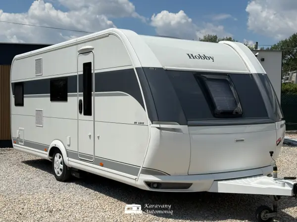 Hobby 545 KMF De Luxe (2024) – Dokonalý rodinný karavan: Klíma, Solár, Mover a Predstan! - Hobby 2024